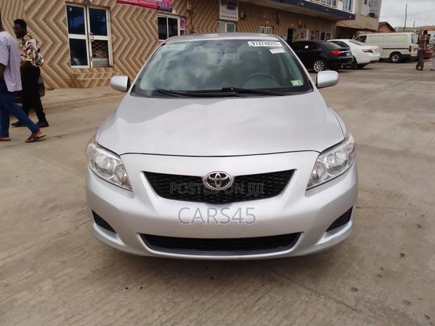 Toyota Corolla 2010 Silver