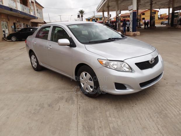 Toyota Corolla 2010 Silver