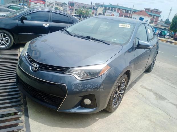 Toyota Corolla 2016 Blue