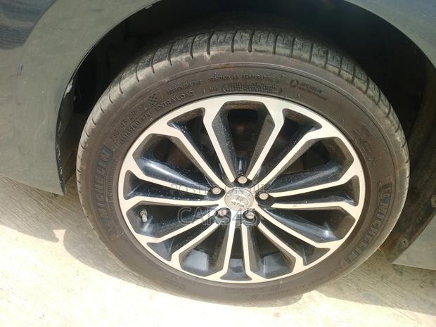 Toyota Corolla 2016 Blue