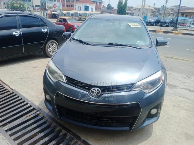 Toyota Corolla 2016 Blue