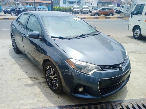 Toyota Corolla 2016 Blue