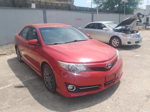 Toyota Camry 2014 Red