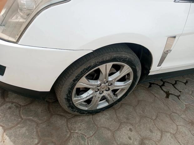 Cadillac SRX 2012 White
