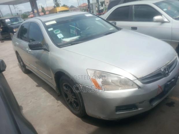 Honda Accord 2006 Silver