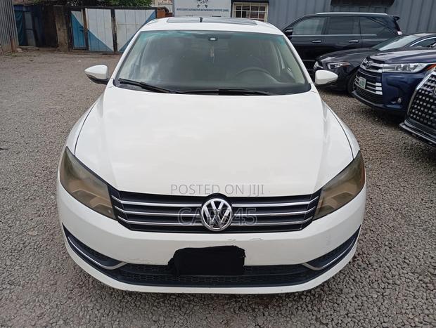 Volkswagen Passat 2012 White
