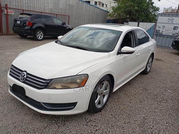 Volkswagen Passat 2012 White