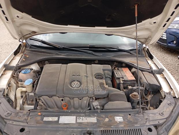 Volkswagen Passat 2012 White