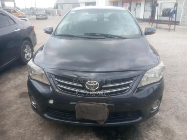 Toyota Corolla 2010 Black