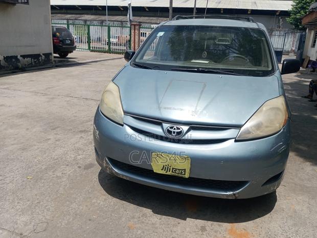 Toyota Sienna 2006 Green