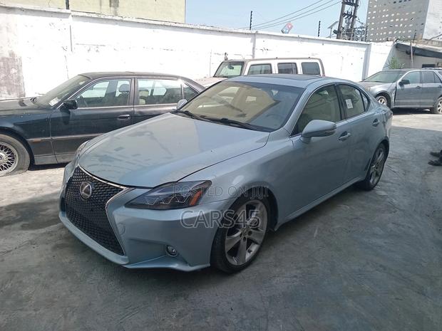 Lexus IS 250 2013 Blue