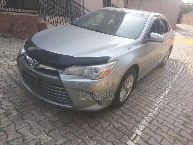 Toyota Camry LE 4dr Sedan (2.5L 4cyl 6A) 2017 Silver
