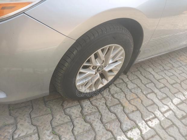 Toyota Camry LE 4dr Sedan (2.5L 4cyl 6A) 2017 Silver