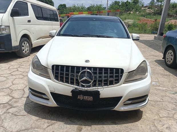 Mercedes-Benz C300 2012 White