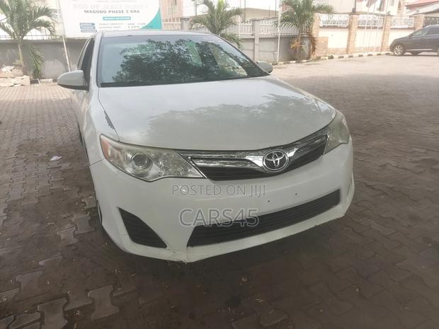 Toyota Camry LE 4dr Sedan (2.5L 4cyl 6A) 2014 White