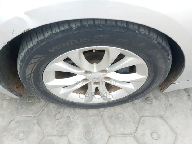 Hyundai Genesis 2013 Silver