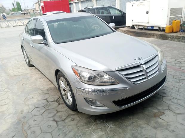 Hyundai Genesis 2013 Silver