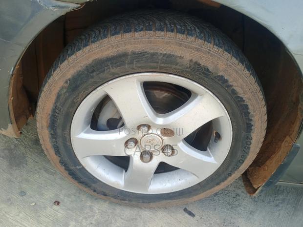 Toyota Camry 2006 Gray