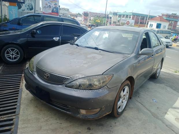 Toyota Camry 2006 Gray