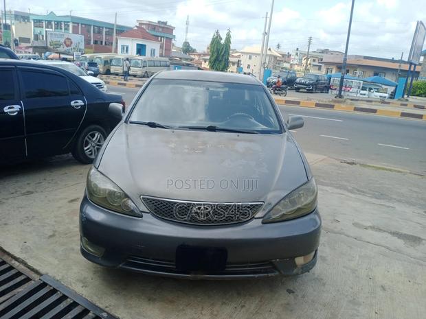 Toyota Camry 2006 Gray