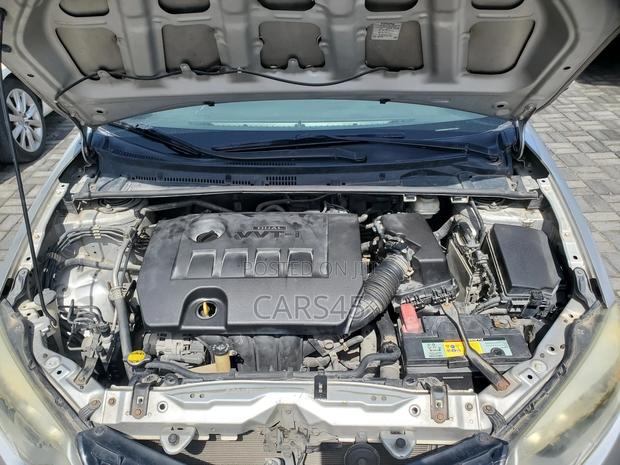 Toyota Corolla 2014 Silver