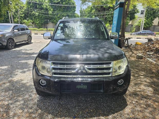 Mitsubishi Pajero 2009 Black