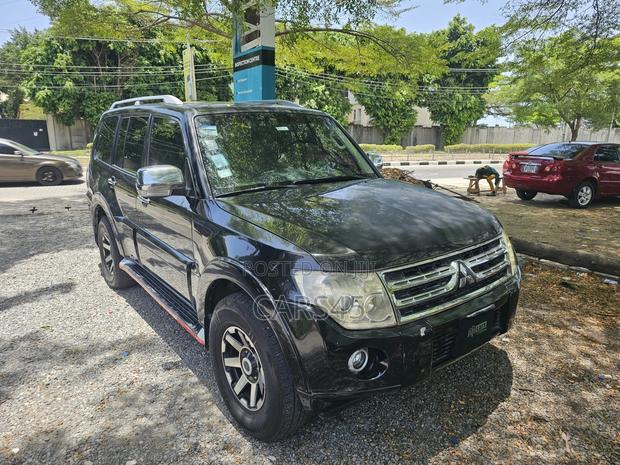 Mitsubishi Pajero 2009 Black
