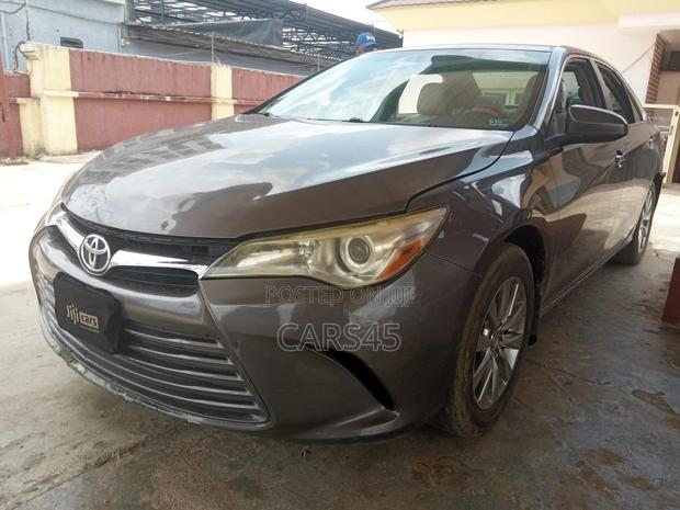 Toyota Camry 2016 Gray