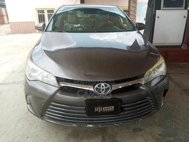 Toyota Camry 2016 Gray