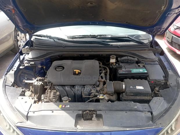 Hyundai Elantra 2019 Blue