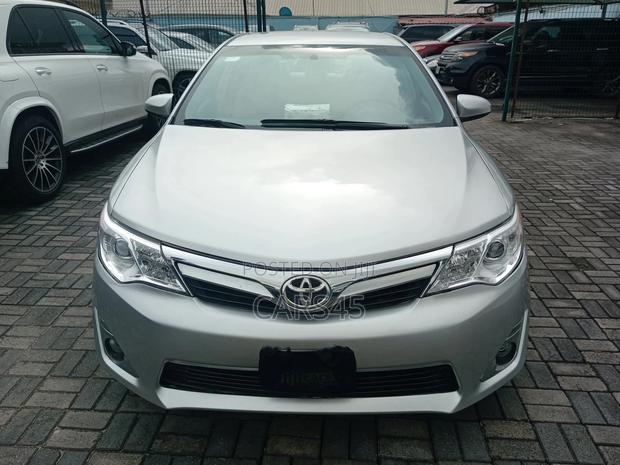 Toyota Camry 2014 Silver