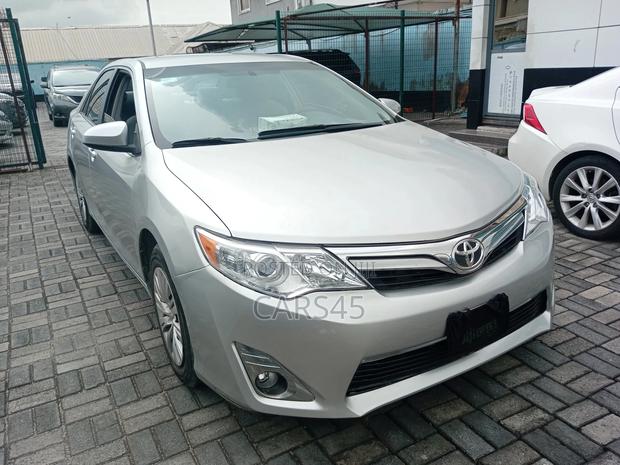 Toyota Camry 2014 Silver