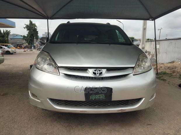 Toyota Sienna 2008 Silver