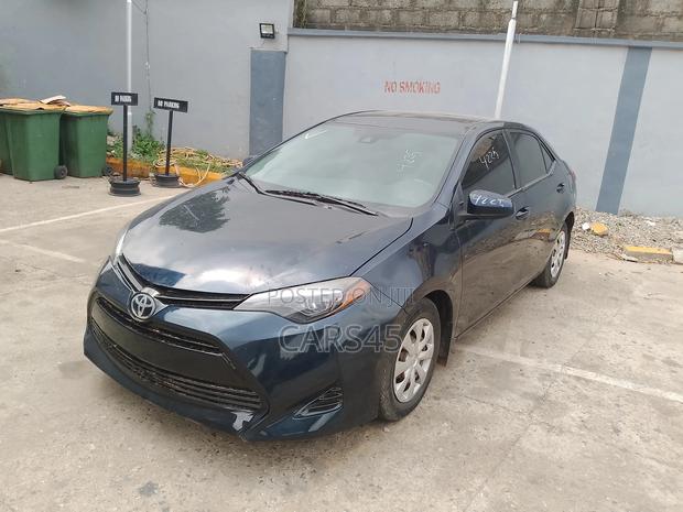 Toyota Corolla 2017 Blue
