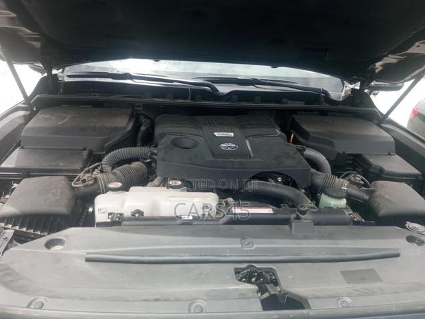 Toyota Land Cruiser 2024 Black