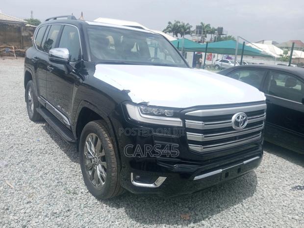 Toyota Land Cruiser 2024 Black