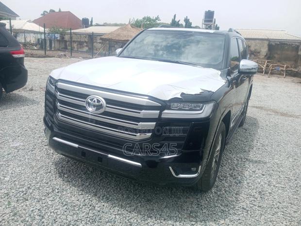 Toyota Land Cruiser 2024 Black