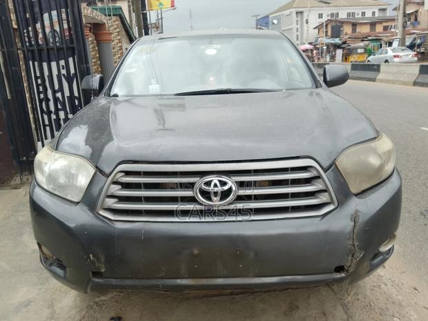 Toyota Highlander 2010 Gray