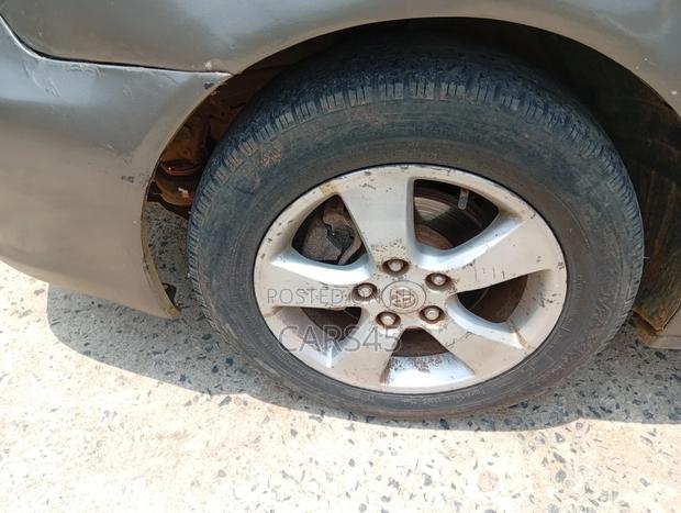 Toyota Camry LE 4dr Sedan (2.4L 4cyl 5A) 2006 Gray