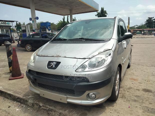 Peugeot 1007 2002 Silver