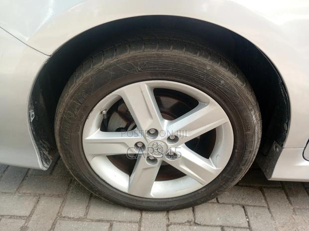 Toyota Camry 2014 Silver