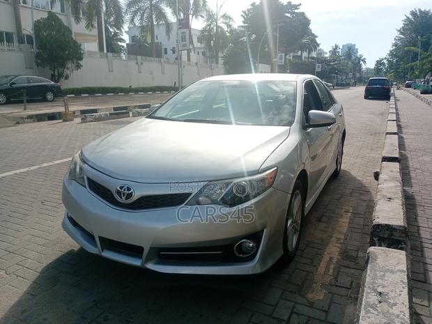 Toyota Camry 2014 Silver