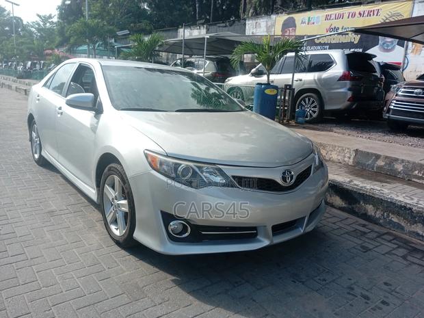 Toyota Camry 2014 Silver