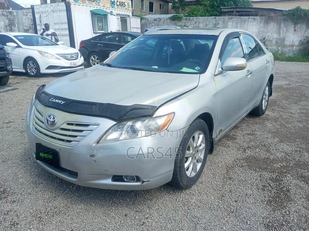 Toyota Camry 2008 Gray