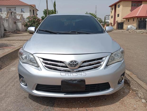Toyota Corolla 2010 Silver