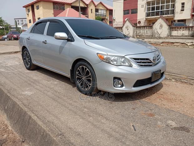 Toyota Corolla 2010 Silver