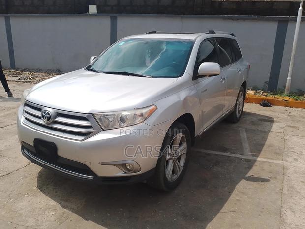 Toyota Highlander 2013 Silver