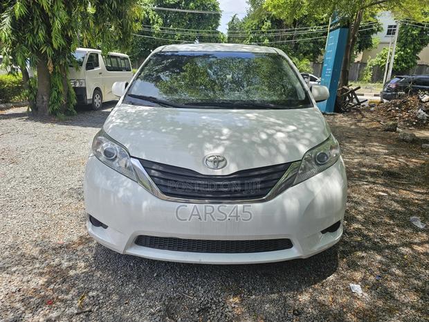 Toyota Sienna 2014 White