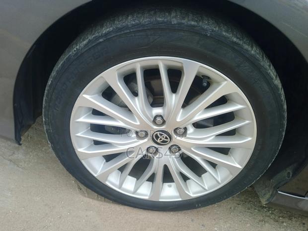 Toyota Camry 2020 Gray