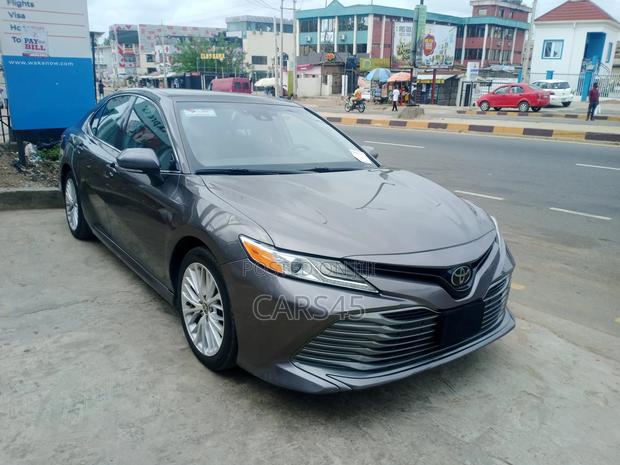 Toyota Camry 2020 Gray